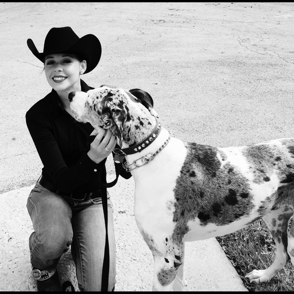 Meet your Posher, Apryl - Picture 6 of 6